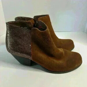 BC Footwear Women's Eager Beaver Bootie Brown Metallic Back Size 7